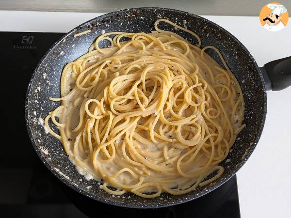 Spaghetti Cacio e Pepe: 3 Zutaten, eine Geschmacksexplosion! - Zubereitung Schritt 9