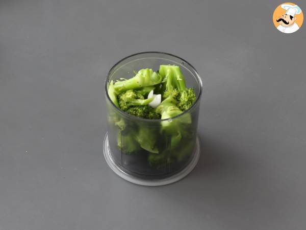 Supereinfache Brokkoli-Nudeln, um Kinder für Gemüse zu begeistern - Zubereitung Schritt 1