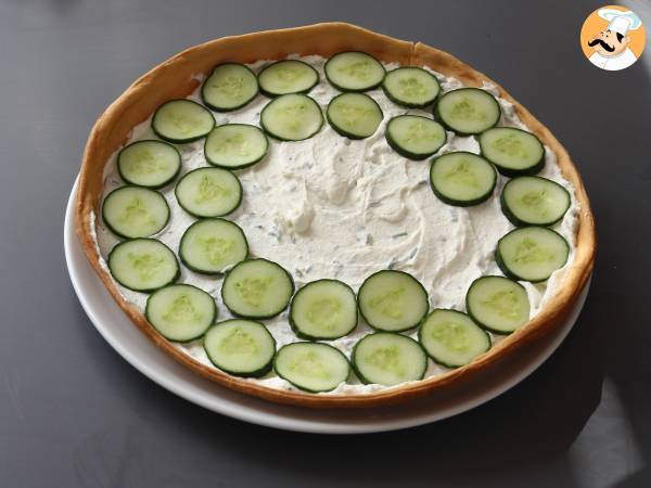 Erfrischende Sommertorte: Ricotta, Gurke und Räucherlachs - Zubereitung Schritt 8