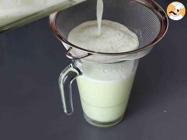 Schweizer Limonade mit Kondensmilch - Zubereitung Schritt 3