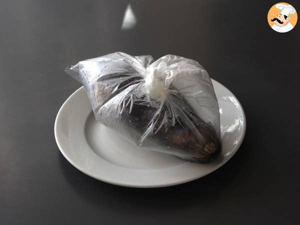Wie kann man eine Aubergine im Ofen leicht braten und schälen? - Zubereitung Schritt 4