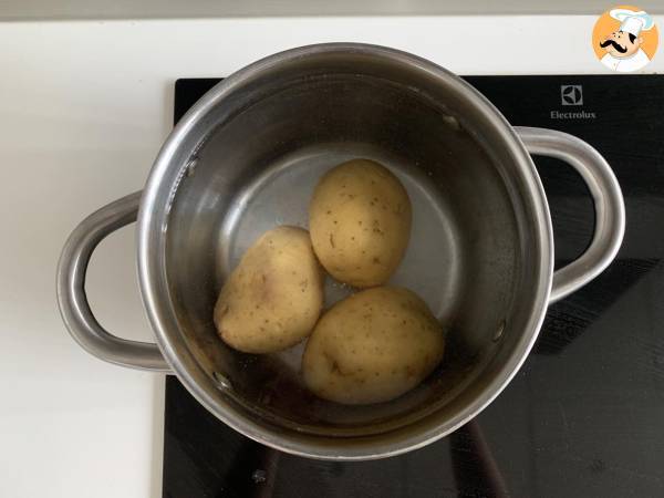 Gurkensalat mit knusprigen Kartoffeln - Zubereitung Schritt 1