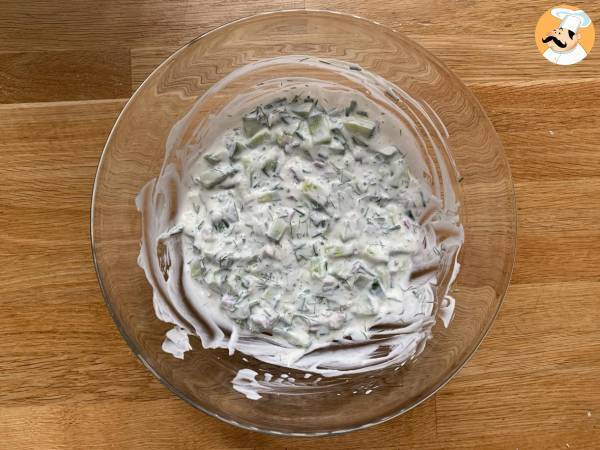 Gurkensalat mit knusprigen Kartoffeln - Zubereitung Schritt 5