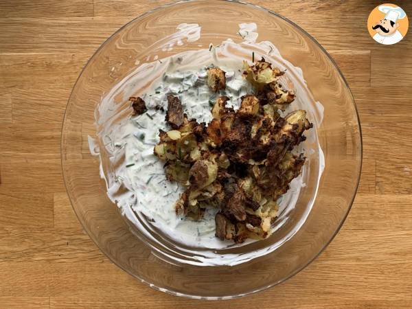 Gurkensalat mit knusprigen Kartoffeln - Zubereitung Schritt 6