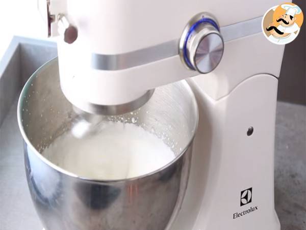 Wie man Schlagsahne herstellt - Zubereitung Schritt 3