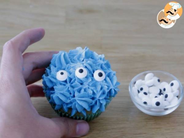 Monster-Cupcakes für Halloween - Zubereitung Schritt 14