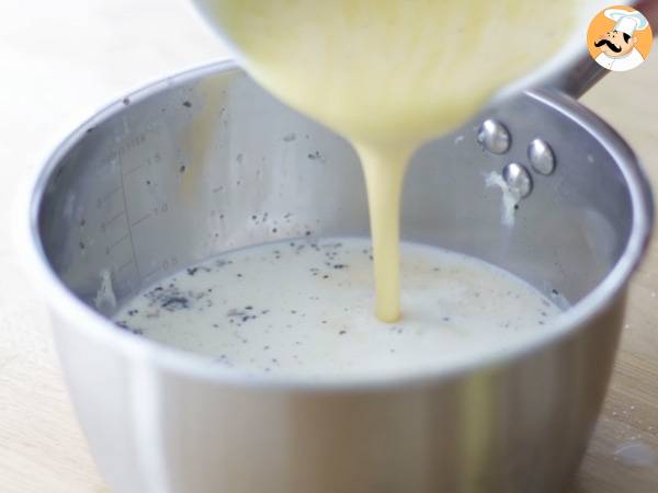 Dreikönigskuchen mit Kinder Bueno - Zubereitung Schritt 4