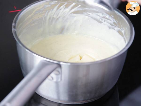 Dreikönigskuchen mit Kinder Bueno - Zubereitung Schritt 5