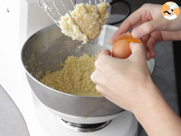 Dreikönigskuchen mit Kinder Bueno - Zubereitung Schritt 6