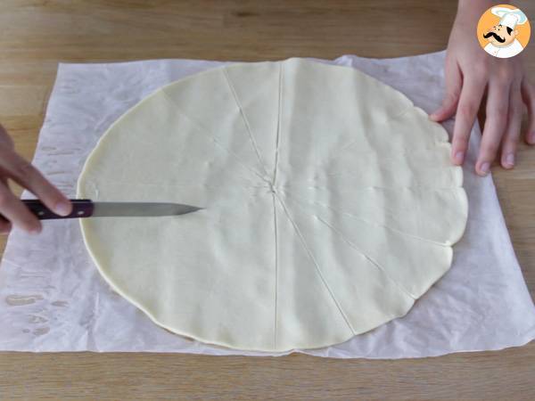 Dreikönigskuchen mit Kinder Bueno - Zubereitung Schritt 8