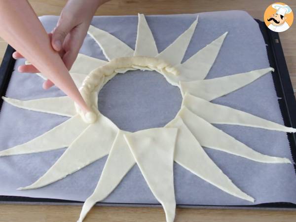 Dreikönigskuchen mit Kinder Bueno - Zubereitung Schritt 10