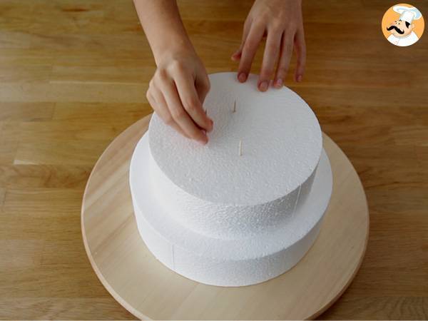 Bunte Süßigkeitentorte - Zubereitung Schritt 1