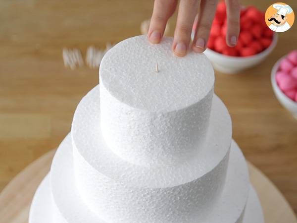 Bunte Süßigkeitentorte - Zubereitung Schritt 2