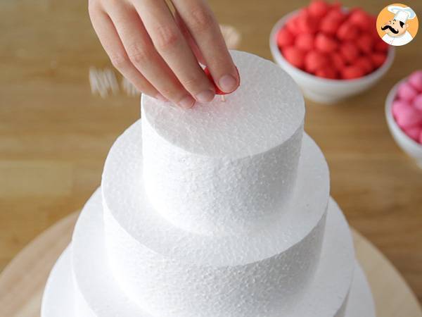 Bunte Süßigkeitentorte - Zubereitung Schritt 3