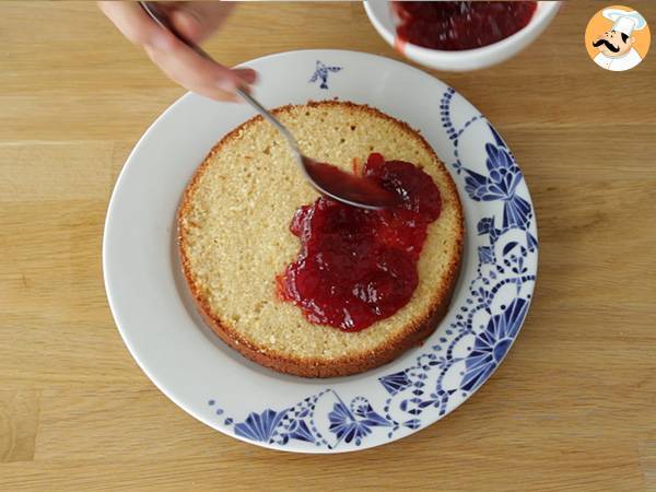 Victoria Sponge Cake ultrafluffig - Zubereitung Schritt 5