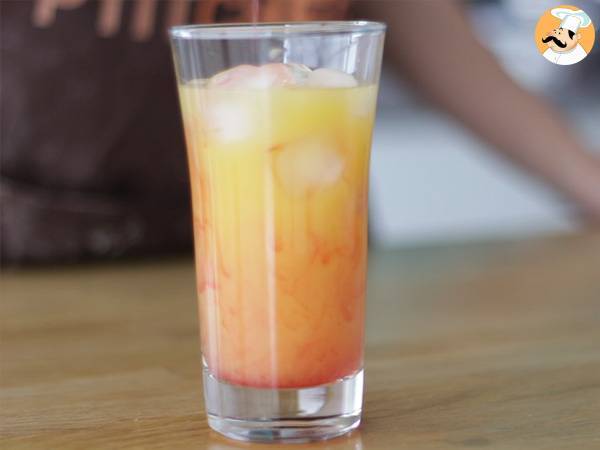 Erfrischender Tequila Sunrise - Zubereitung Schritt 2
