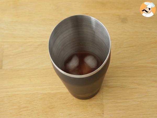 Cosmopolitan mit Cranberry-Saft - Zubereitung Schritt 1