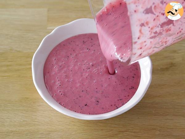 Smoothie Bowl mit roten Früchten - Zubereitung Schritt 2