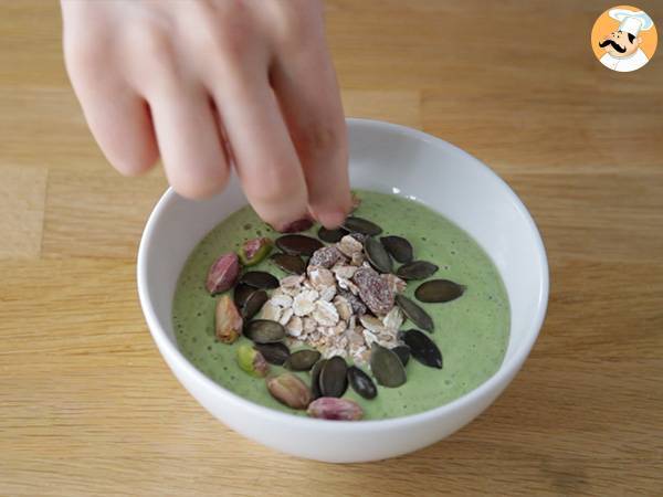 Smoothie-Bowl Kiwi Minze Spinatsprossen - Zubereitung Schritt 3