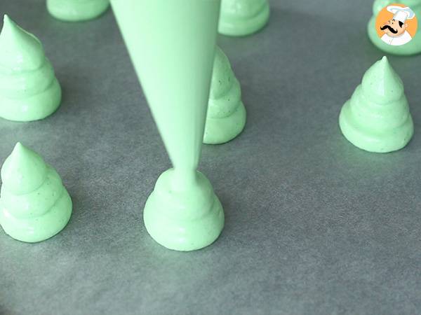 Baiser-Tannenbäume - Zubereitung Schritt 4