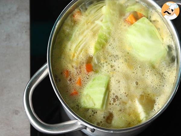 Einfache Kohlsuppe - Zubereitung Schritt 4