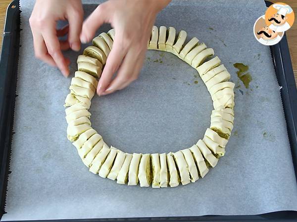 Blätterteigkranz mit Pesto zum Aperitif - Zubereitung Schritt 3