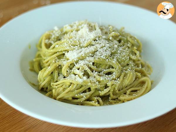 Spaghetti-Nudeln Carbonara aus Avocado - Zubereitung Schritt 4