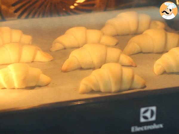 Croissants mit Kondensmilch - Zubereitung Schritt 6