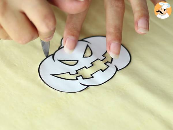 Halloween-Blätterteiggebäck - Zubereitung Schritt 1