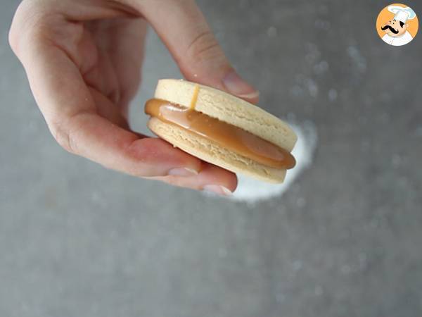 Alfajores - Argentinisches Mürbegebäck mit Milchkonfitüre und Kokosnuss - Zubereitung Schritt 6