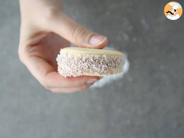Alfajores - Argentinisches Mürbegebäck mit Milchkonfitüre und Kokosnuss - Zubereitung Schritt 7