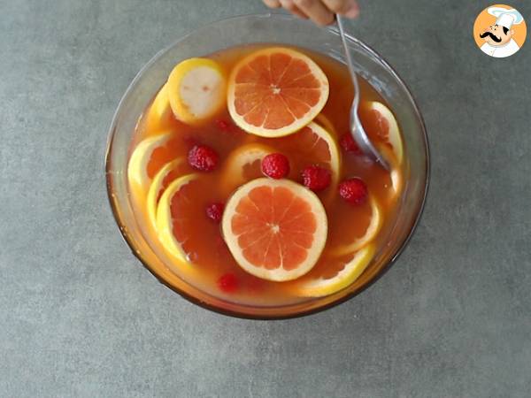 Rosa Sangria mit Roséwein - Zubereitung Schritt 2