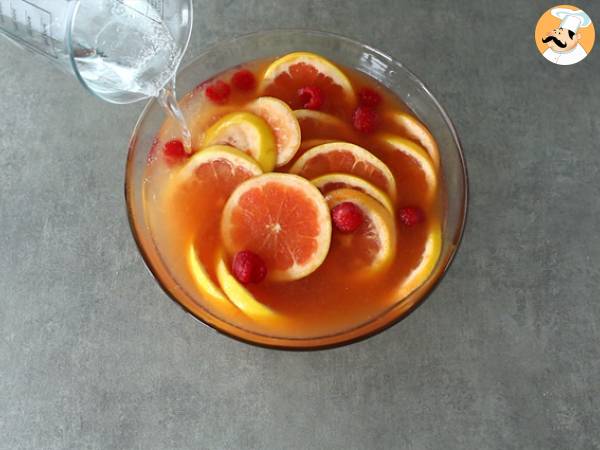 Rosa Sangria mit Roséwein - Zubereitung Schritt 3