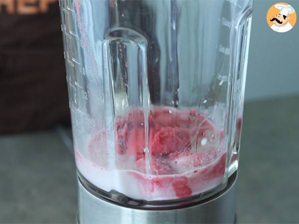 Veganer Milchshake mit Himbeeren und Minze - Zubereitung Schritt 1