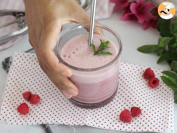 Veganer Milchshake mit Himbeeren und Minze - Zubereitung Schritt 3