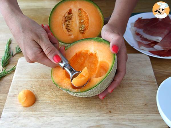 Aperitifspieße Melone, Schinken, Rosmarin - Zubereitung Schritt 1