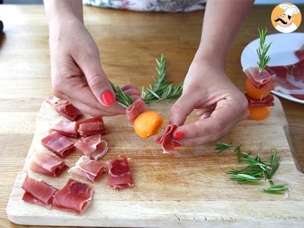Aperitifspieße Melone, Schinken, Rosmarin - Zubereitung Schritt 3