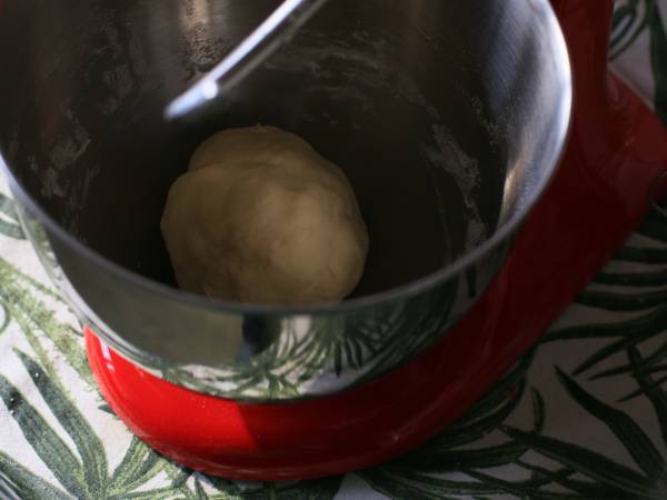 Geflochtene Brötchen mit Pesto - Zubereitung Schritt 2