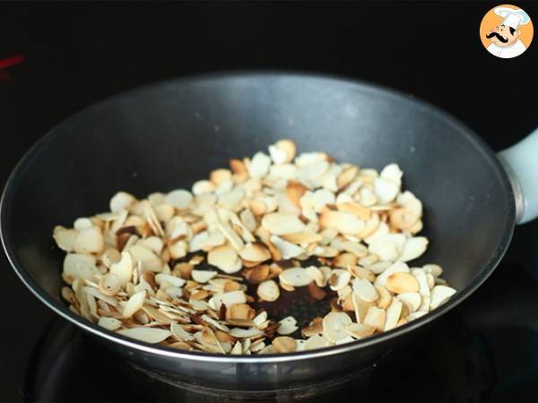 Charlotte mit Birnen und gerösteten Mandeln - Zubereitung Schritt 3