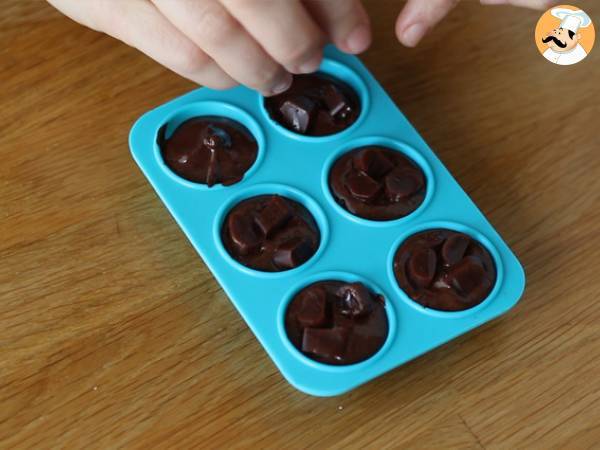 Lollis für heiße Schokolade: dunkle Schokolade + Karamellbonbons - Zubereitung Schritt 2