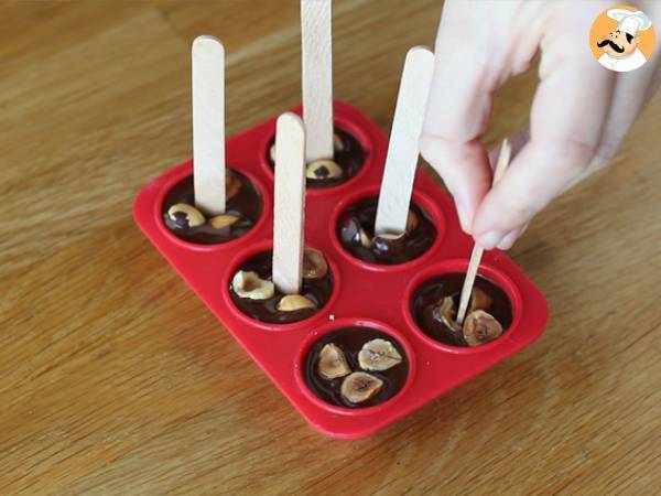 Lollis für heiße Schokolade: dunkle Schokolade + geröstete Haselnüsse - Zubereitung Schritt 3