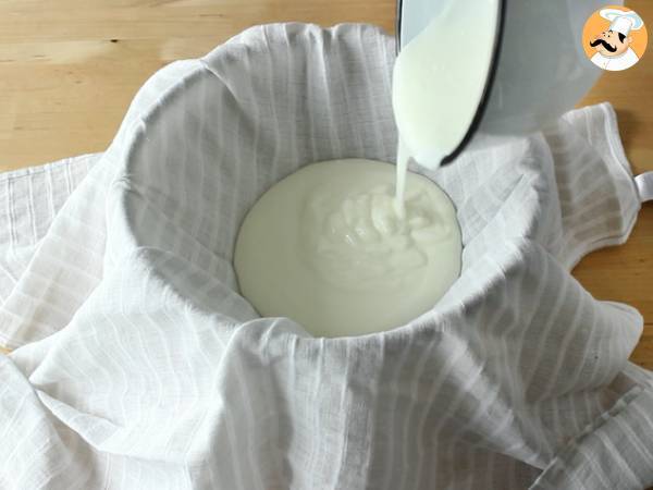 Selbstgemachter Frischkäse (Typ Philadelphia) mit 2 Zutaten - Zubereitung Schritt 3