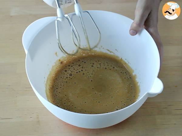 Karottenbiskuit mit Käsekuchenfüllung - Zubereitung Schritt 3