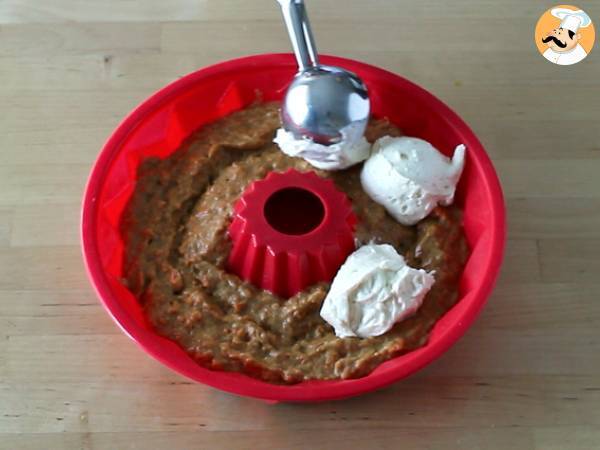 Karottenbiskuit mit Käsekuchenfüllung - Zubereitung Schritt 5