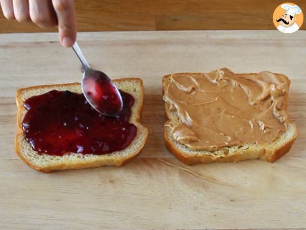 French Toast mit Erdnussbutter und Gelee - Zubereitung Schritt 2