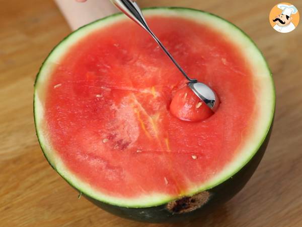 Melonensalat auf Melone - Zubereitung Schritt 2