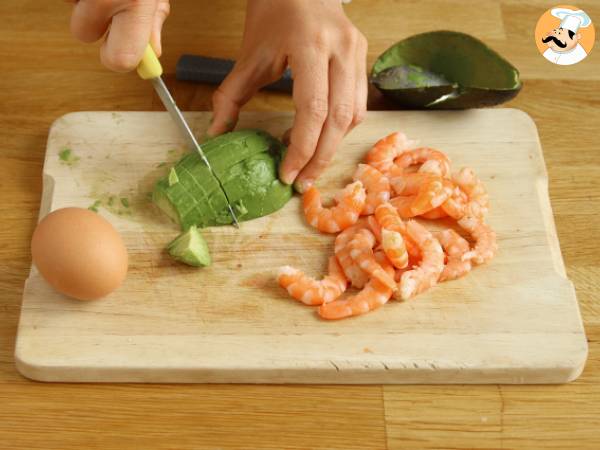 Salat aus Fadennudeln, Garnelen, Avocado, Ei und Koriander - Zubereitung Schritt 2