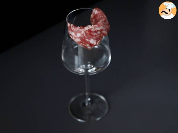 Wie macht man eine Aufschnittplatte? Falten in Rosenform! - Zubereitung Schritt 1