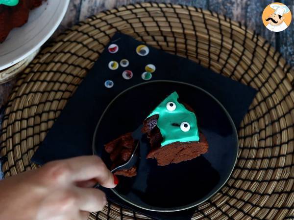 Halloween-Gugelhupf, der leckere Schokoladen-Gugelhupf - Zubereitung Schritt 8