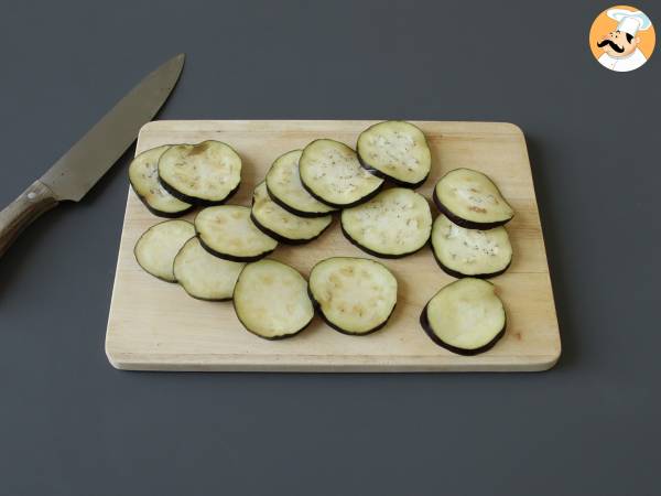 Schnell gebackene Auberginen, eine schmackhafte und leichte Beilage - Zubereitung Schritt 1